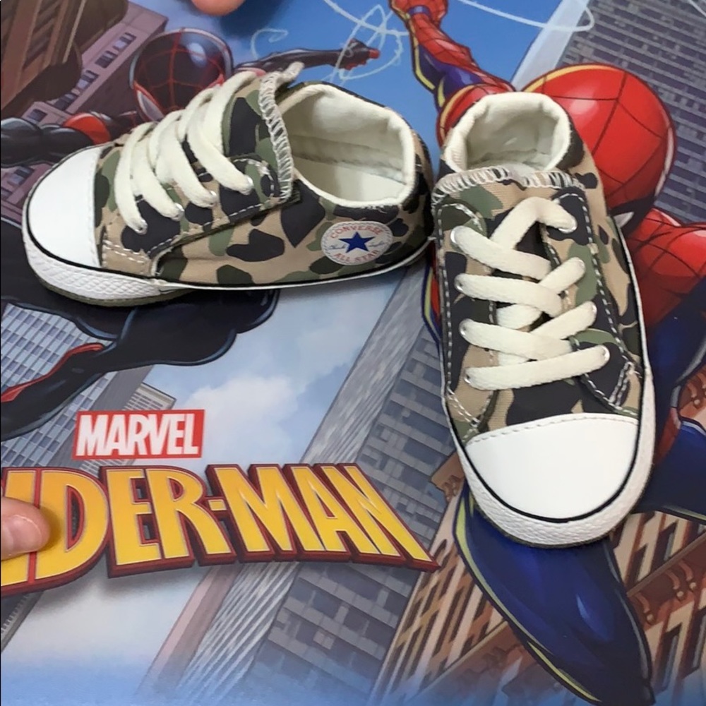 Converse Soft Bottom Boy Shoes Size 4